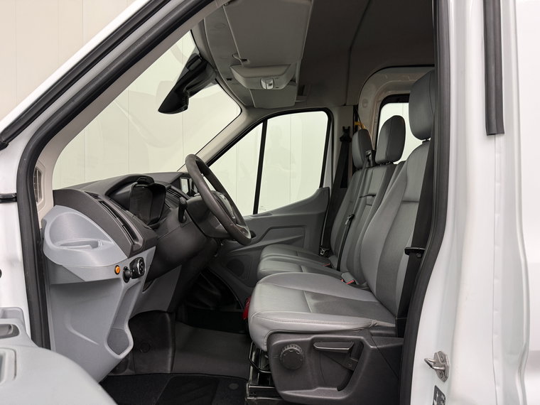 Vehicle Image 18