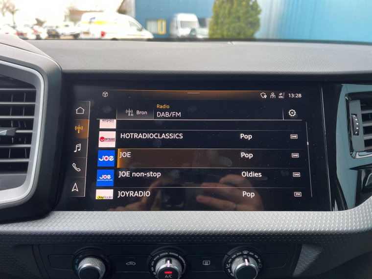 Vehicle Image 19