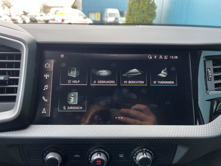 Vehicle Image 22