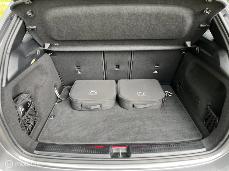 Vehicle Image 38