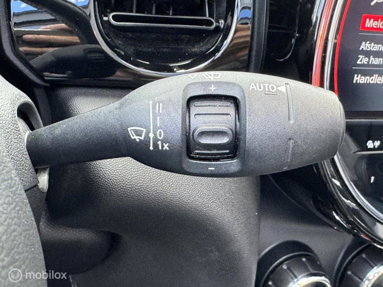 Vehicle Image 40