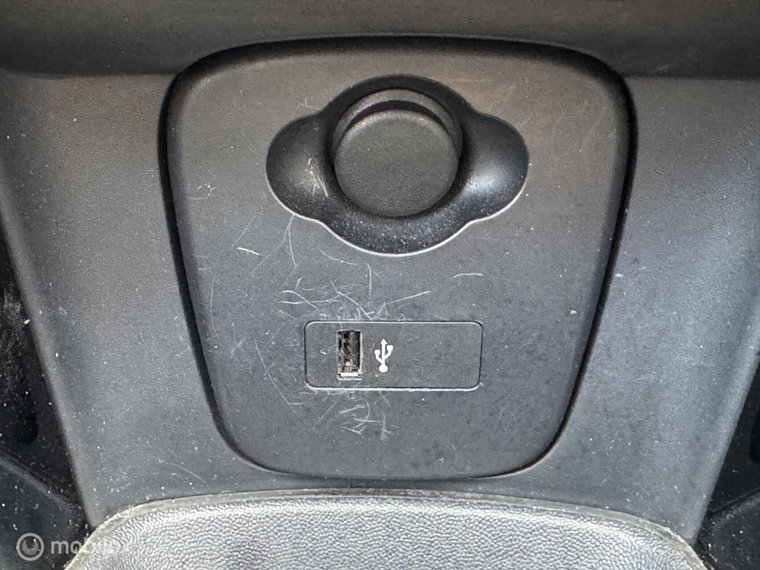 Vehicle Image 43