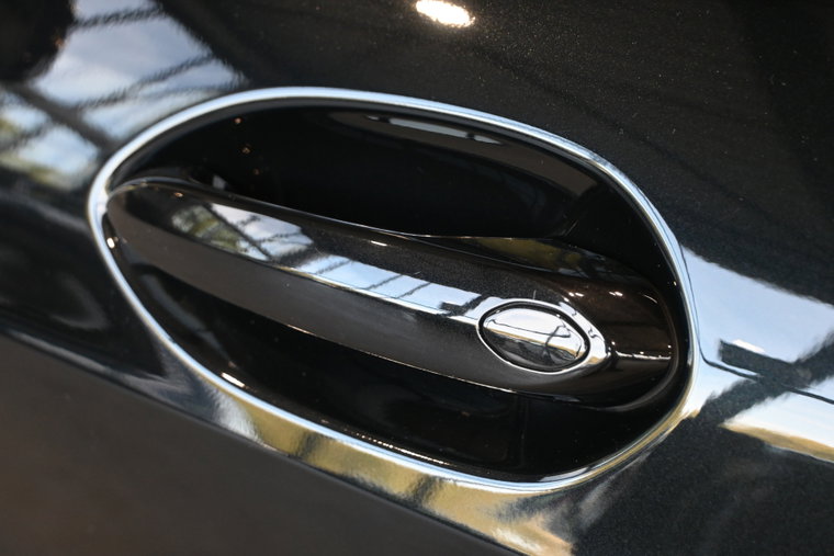 Vehicle Image 25