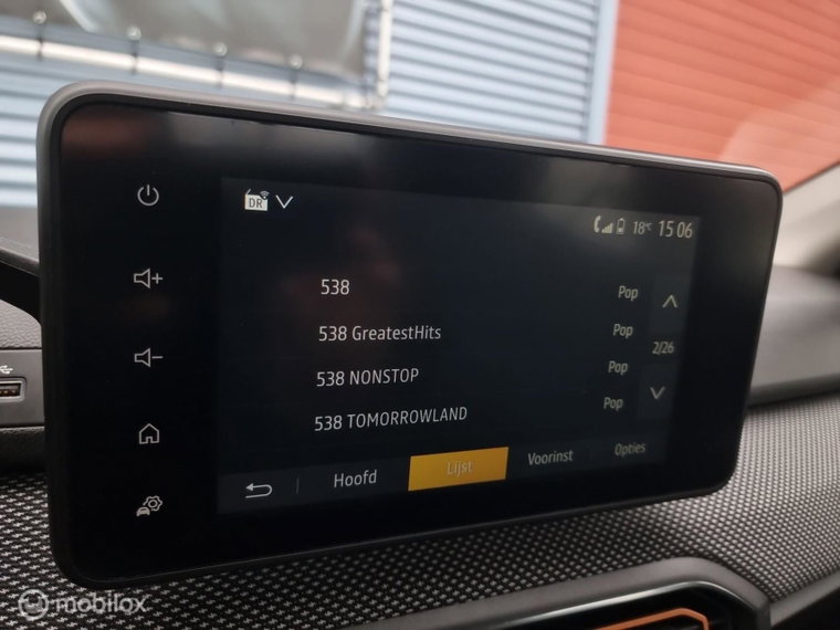 Vehicle Image 32