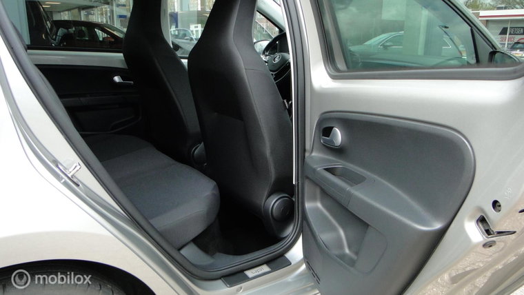 Vehicle Image 33