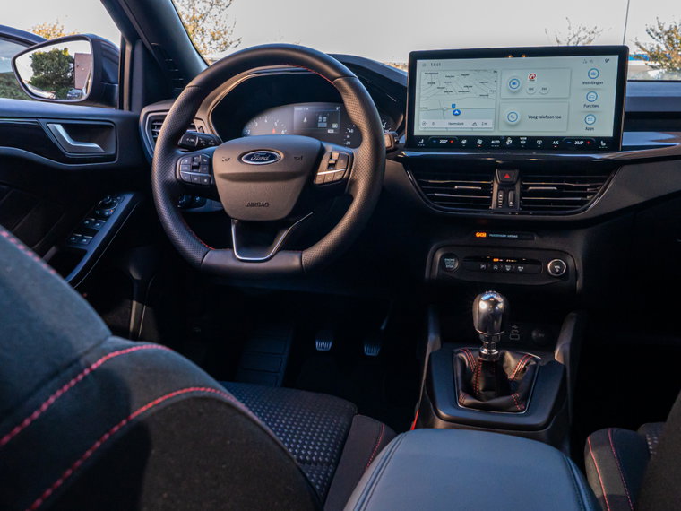 Vehicle Image 25