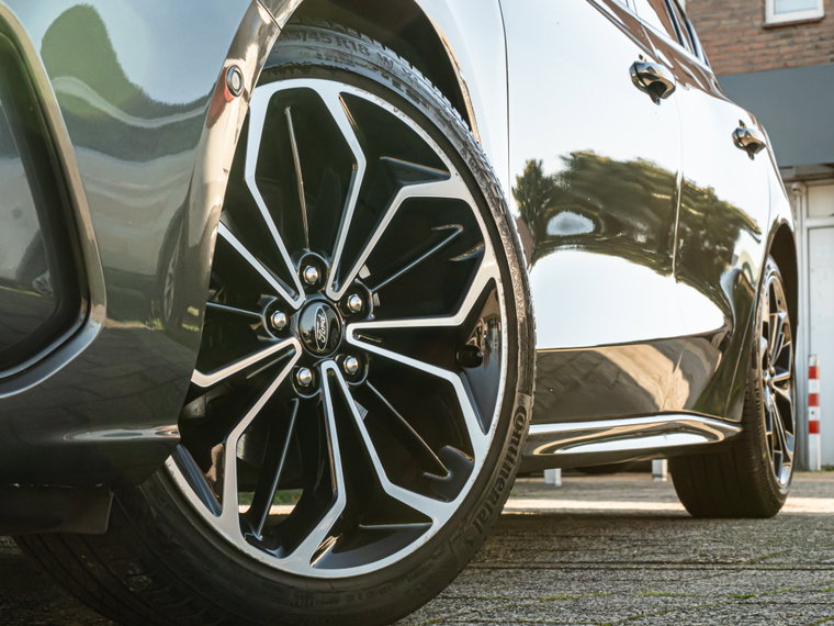 Vehicle Image 7