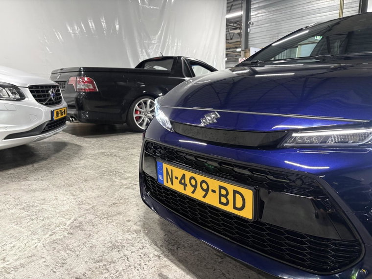 Vehicle Image 12