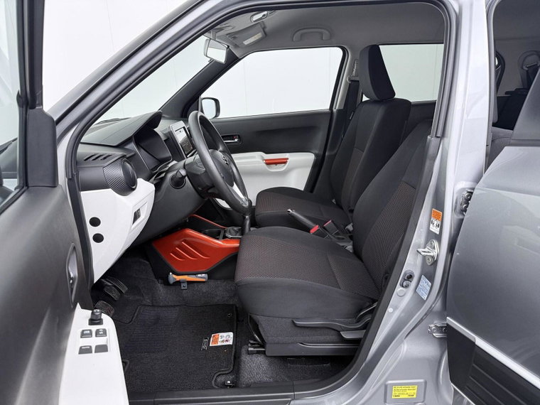 Vehicle Image 10
