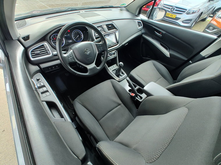 Vehicle Image 13