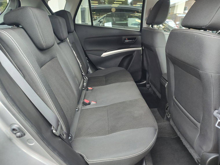 Vehicle Image 10