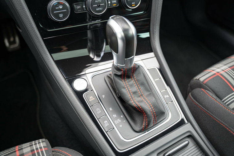 Vehicle Image 32