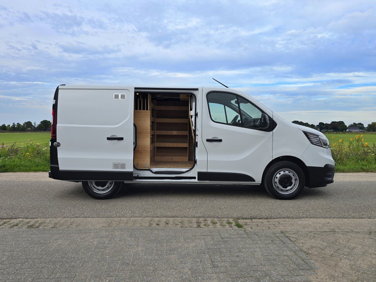 Vehicle Image 28