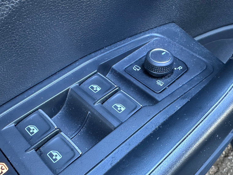 Vehicle Image 23