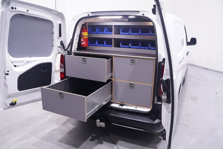 Vehicle Image 18