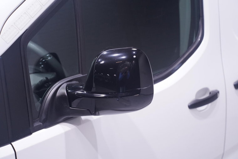 Vehicle Image 21