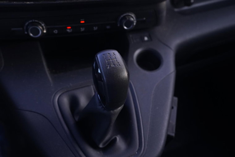 Vehicle Image 33