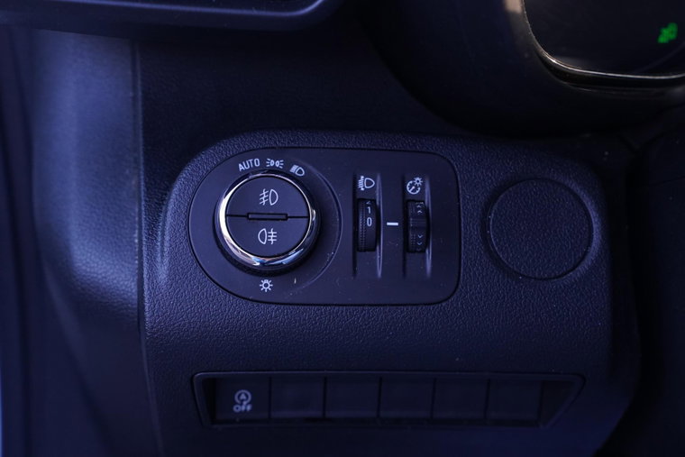 Vehicle Image 35