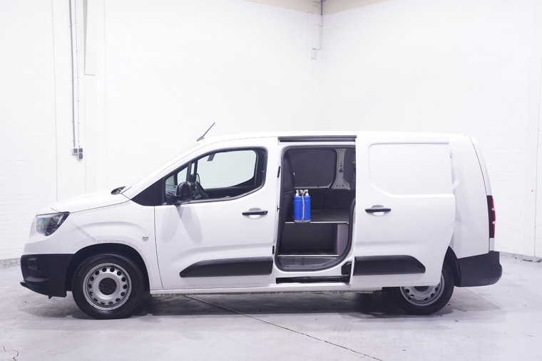 Vehicle Image 8