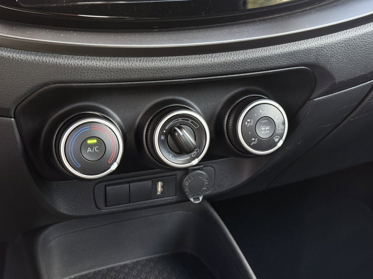 Vehicle Image 29