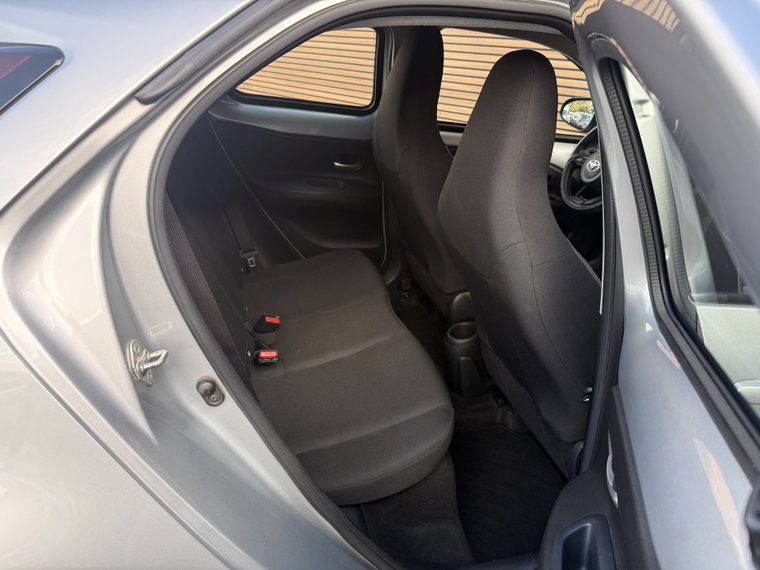 Vehicle Image 33