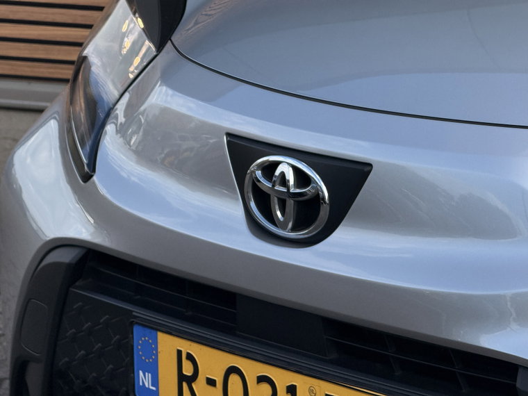 Vehicle Image 35