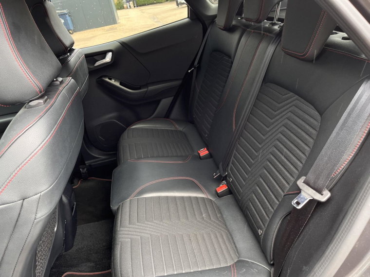 Vehicle Image 17