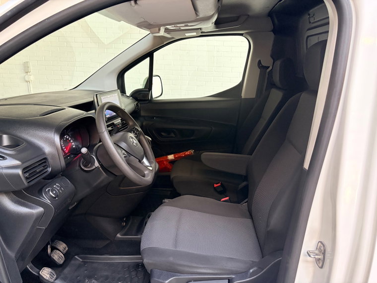 Vehicle Image 18