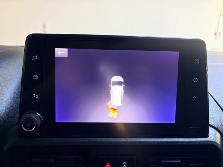 Vehicle Image 22