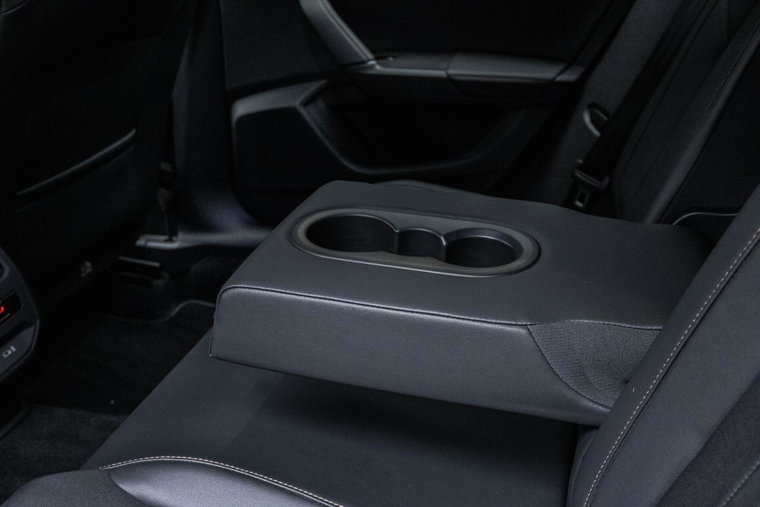 Vehicle Image 33