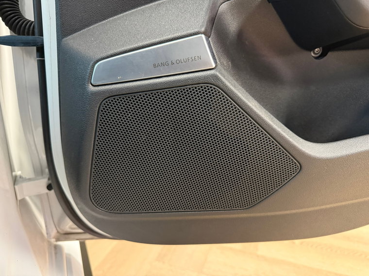 Vehicle Image 35