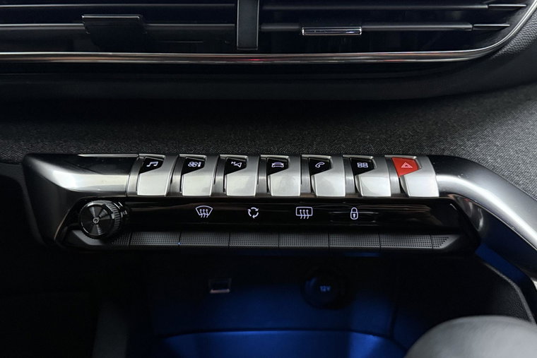 Vehicle Image 28