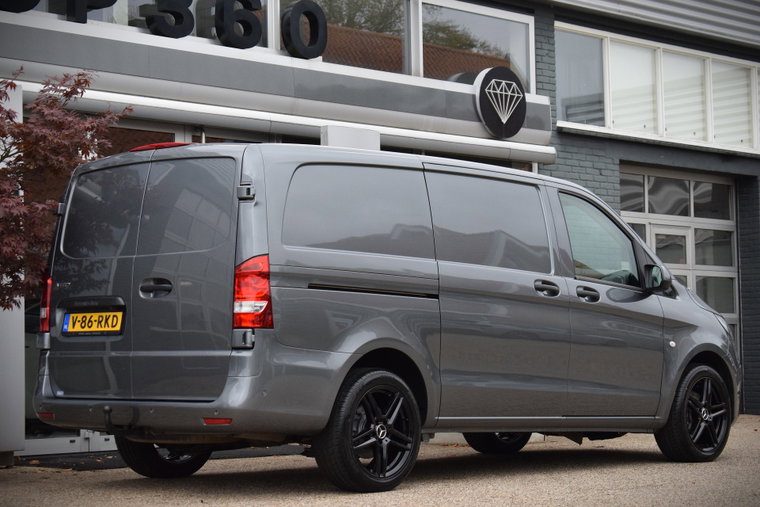 Vehicle Image 13