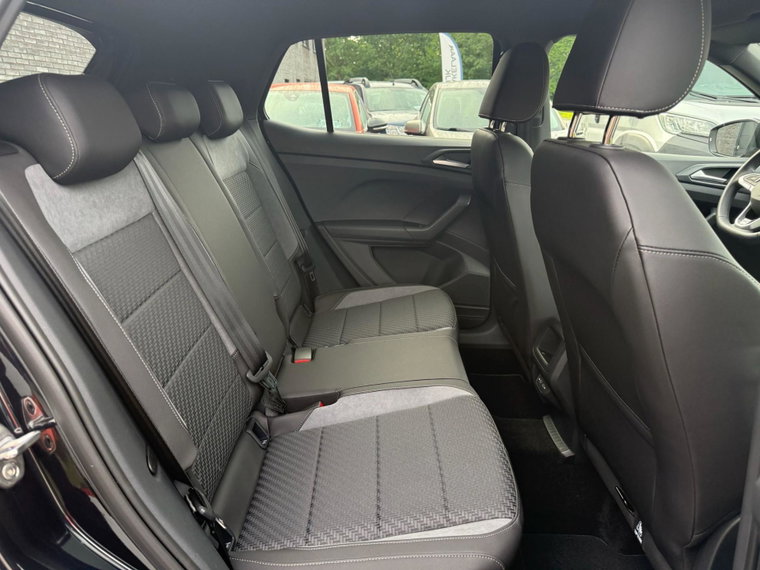 Vehicle Image 33
