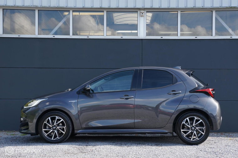 Vehicle Image 6