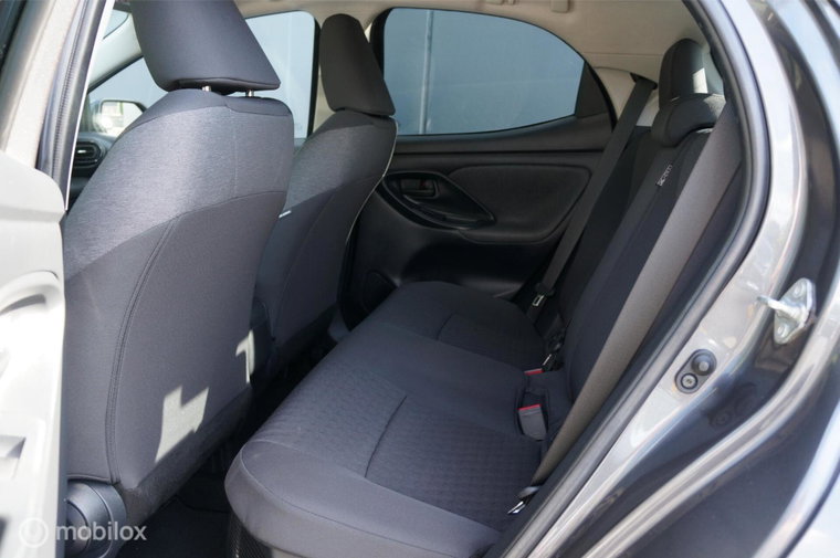 Vehicle Image 10