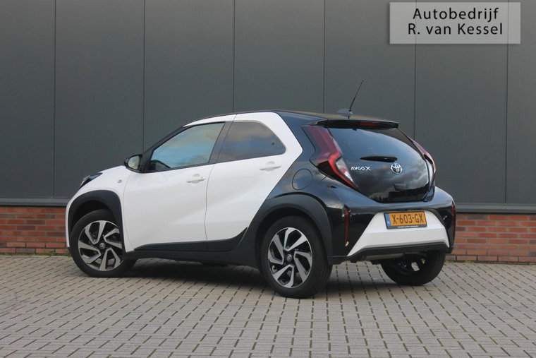 Vehicle Image 12