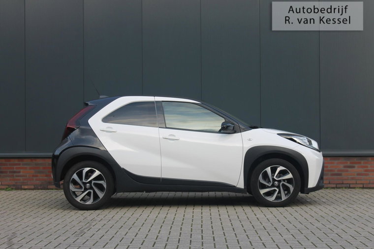 Vehicle Image 17