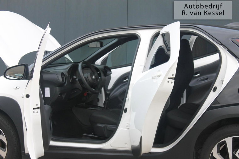 Vehicle Image 19