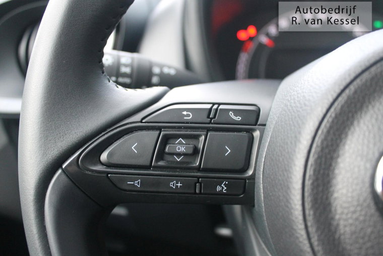 Vehicle Image 21