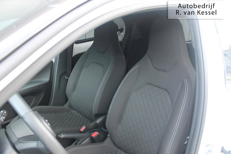 Vehicle Image 30