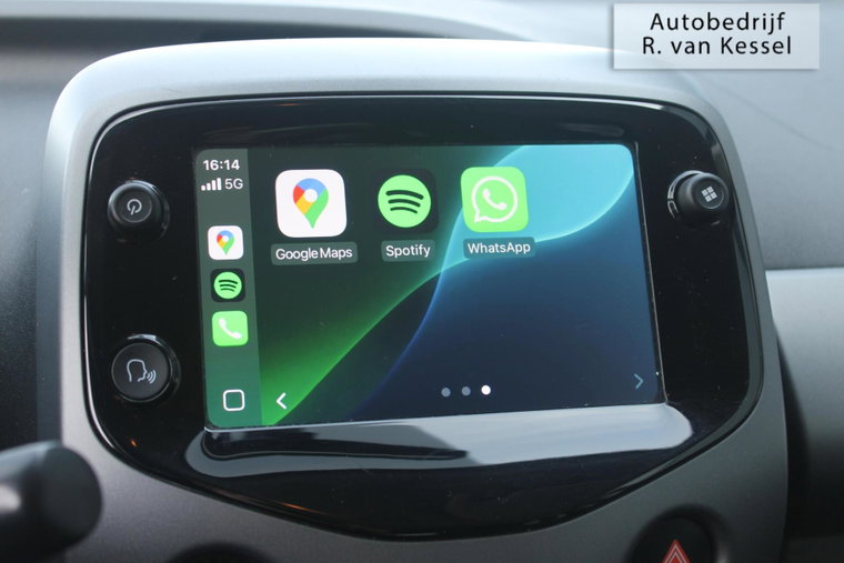 Vehicle Image 10