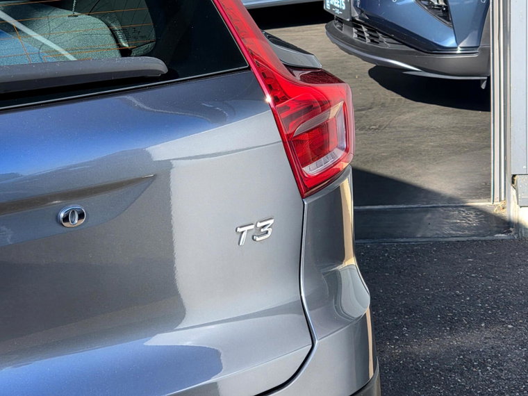 Vehicle Image 33