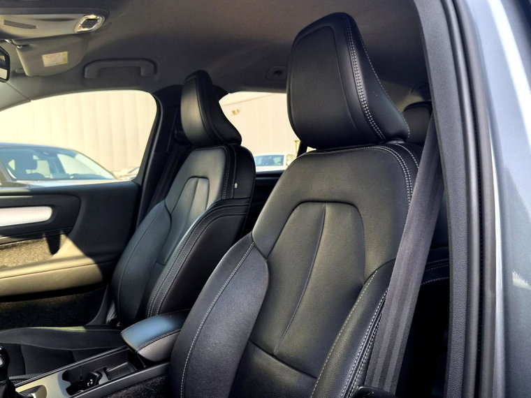 Vehicle Image 40
