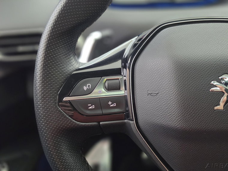 Vehicle Image 33