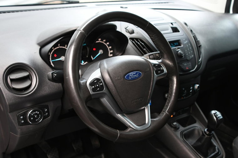 Vehicle Image 14