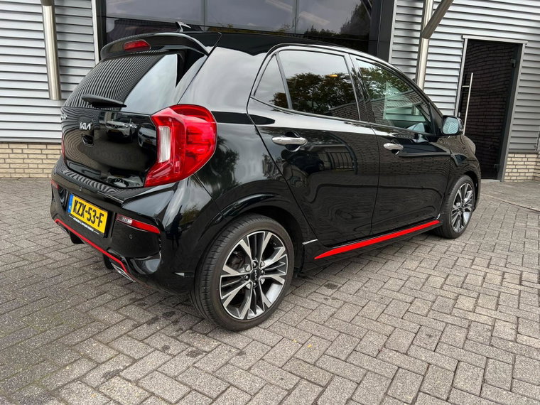 Vehicle Image 4