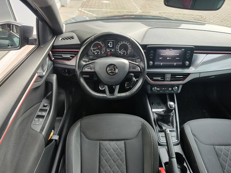Vehicle Image 12