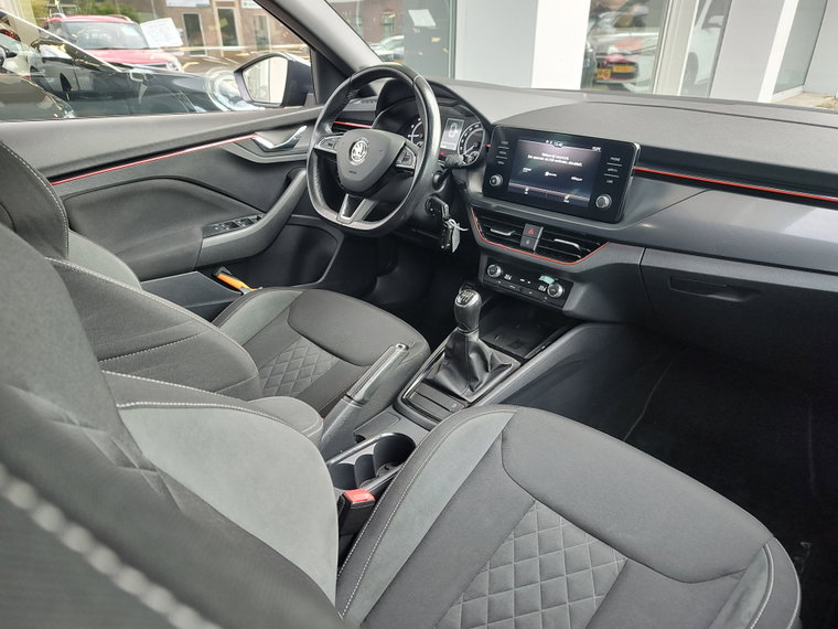 Vehicle Image 9