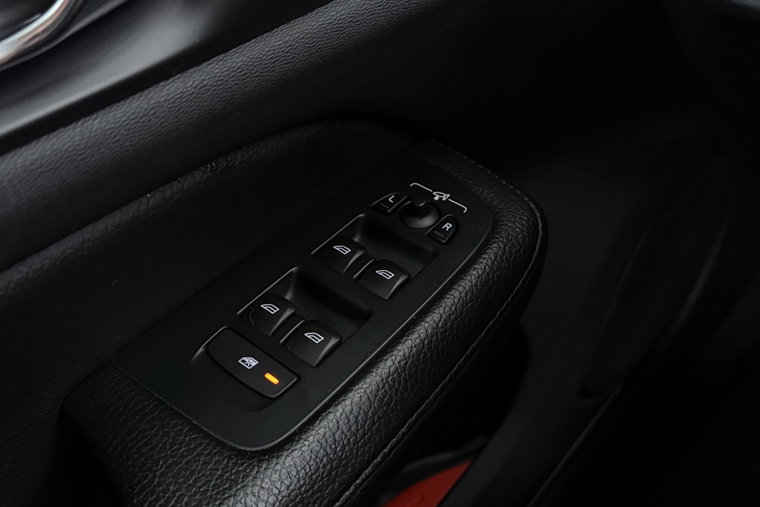 Vehicle Image 37